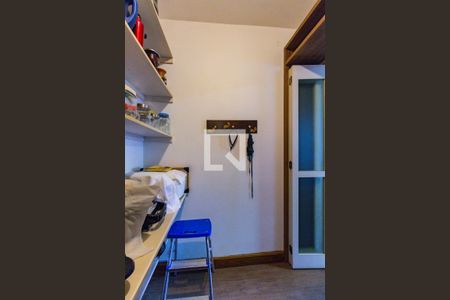 Casa à venda com 300m², 3 quartos e 3 vagasDespensa