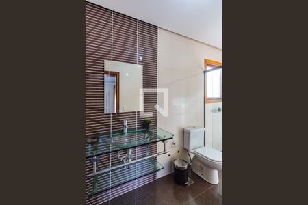 Casa à venda com 300m², 3 quartos e 3 vagasBanheiro da Suíte 2