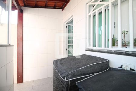 Casa à venda com 225m², 3 quartos e 6 vagasÁrea de Serviço