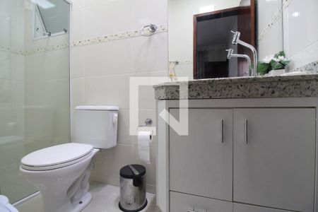 Casa à venda com 225m², 3 quartos e 6 vagasBanheiro da Suíte 2