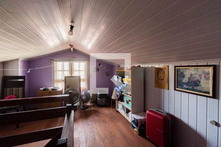 Casa à venda com 215m², 6 quartos e 4 vagasQuarto 3 casa 1