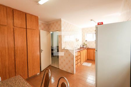 Casa à venda com 154m², 5 quartos e 3 vagasCozinha