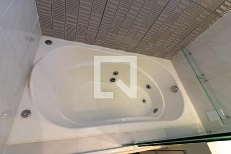 Apartamento para alugar com 296m², 4 quartos e 4 vagas Apartamento para alugar com 296m², 4 quartos e 4 vagasBanheiro Suite 1