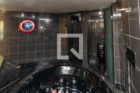 Apartamento para alugar com 296m², 4 quartos e 4 vagas Apartamento para alugar com 296m², 4 quartos e 4 vagasBanheiro Suite 2