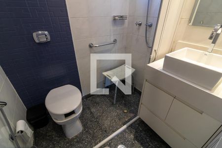 Apartamento para alugar com 296m², 4 quartos e 4 vagas Apartamento para alugar com 296m², 4 quartos e 4 vagasBanheiro