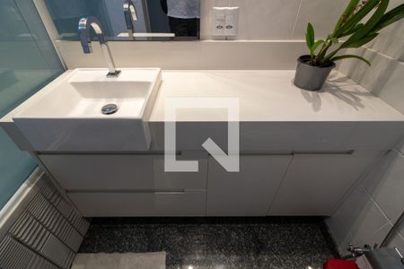 Apartamento para alugar com 296m², 4 quartos e 4 vagas Apartamento para alugar com 296m², 4 quartos e 4 vagasBanheiro Suite 1