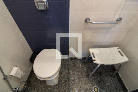 Apartamento para alugar com 296m², 4 quartos e 4 vagas Apartamento para alugar com 296m², 4 quartos e 4 vagasBanheiro