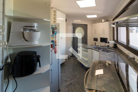 Apartamento para alugar com 296m², 4 quartos e 4 vagas Apartamento para alugar com 296m², 4 quartos e 4 vagasCozinha