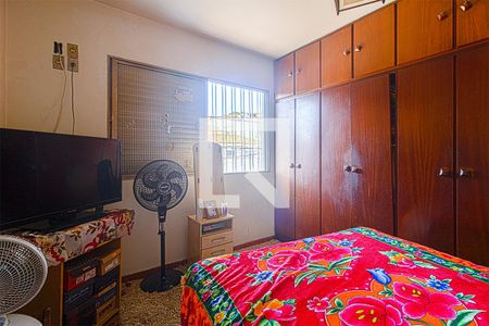 quarto1-2 de casa à venda com 4 quartos, 146m² em Vila Moinho Velho, São Paulo