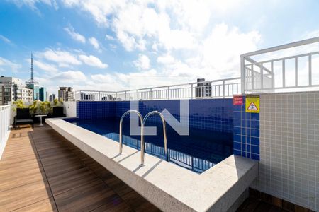 Studio para alugar com 31m², 1 quarto e sem vaga Studio para alugar com 31m², 1 quarto e sem vagaÁrea comum (Rooftop) - Piscina