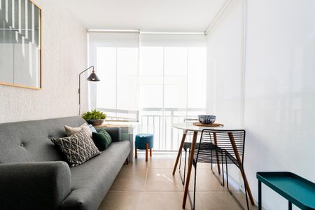 Studio para alugar com 31m², 1 quarto e sem vaga Studio para alugar com 31m², 1 quarto e sem vagaVaranda