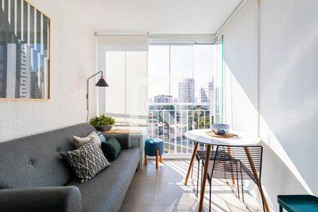 Studio para alugar com 31m², 1 quarto e sem vaga Studio para alugar com 31m², 1 quarto e sem vagaVaranda