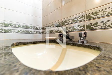 Apartamento à venda com 190m², 4 quartos e 3 vagasBanheiro da Suíte 1 - Torneira