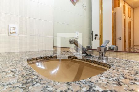 Apartamento à venda com 190m², 4 quartos e 3 vagasBanheiro da Suíte 2 - Torneira