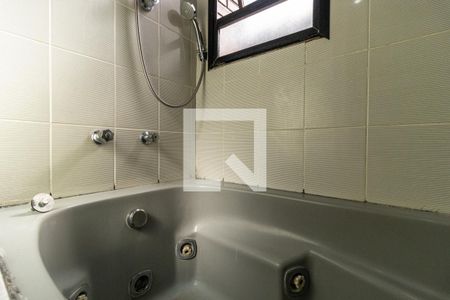 Apartamento à venda com 190m², 4 quartos e 3 vagasBanheiro da Suíte 3 - Banheira