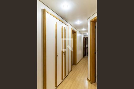 Apartamento à venda com 190m², 4 quartos e 3 vagasCorredor - Armário