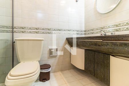 Apartamento à venda com 190m², 4 quartos e 3 vagasBanheiro da Suíte 1