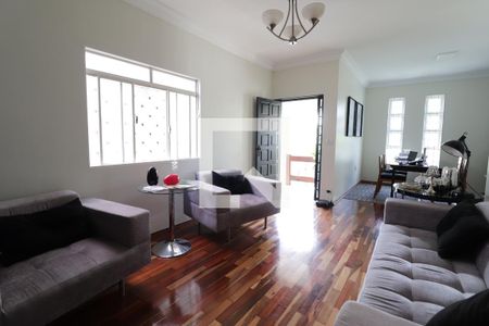 Sala de casa para alugar com 4 quartos, 300m² em Centro, Uberlândia