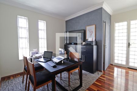 Escritório de casa para alugar com 4 quartos, 300m² em Centro, Uberlândia