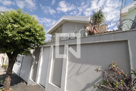 Casa para alugar com 300m², 4 quartos e 4 vagasFachada