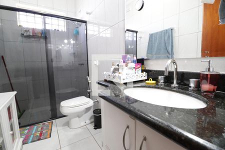 Casa para alugar com 300m², 4 quartos e 4 vagasBanheiro da Suíte