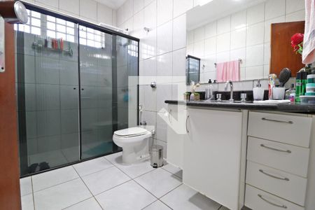 Casa para alugar com 300m², 4 quartos e 4 vagasBanheiro