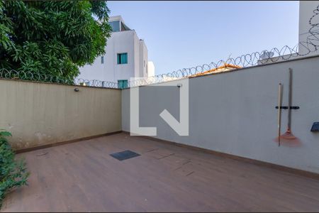 Apartamento para alugar com 120m², 2 quartos e 2 vagas Apartamento para alugar com 120m², 2 quartos e 2 vagasÁrea de Serviço - Varanda