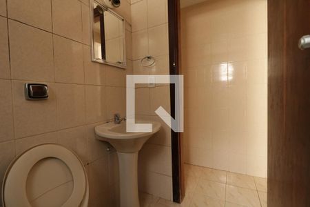 Casa à venda com 171m², 2 quartos e 1 vagaBanheiro