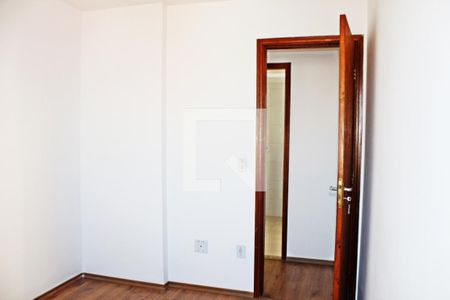 Quarto 1 de apartamento à venda com 2 quartos, 56m² em Vila Carmosina, São Paulo
