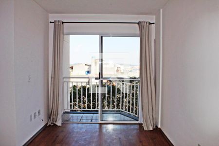 Sala de apartamento à venda com 2 quartos, 56m² em Vila Carmosina, São Paulo