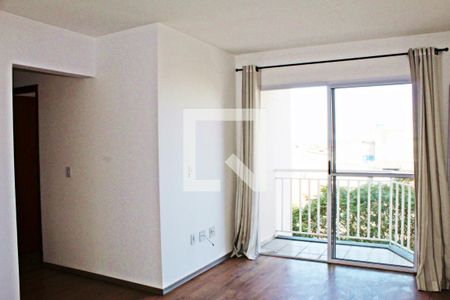 Sala de apartamento à venda com 2 quartos, 56m² em Vila Carmosina, São Paulo