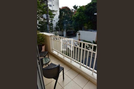 Casa de condomínio à venda com 241m², 4 quartos e 3 vagasVaranda da Suíte