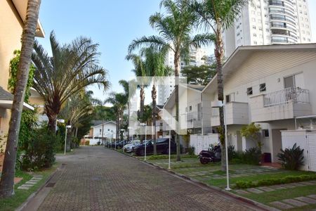 Casa de condomínio à venda com 241m², 4 quartos e 3 vagasÁrea comum