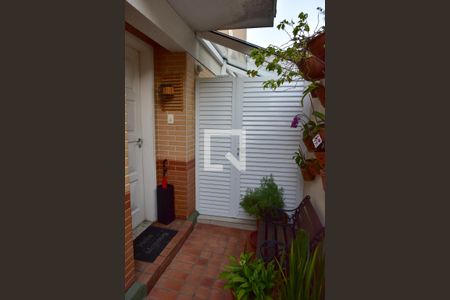 Casa de condomínio à venda com 241m², 4 quartos e 3 vagasEntrada