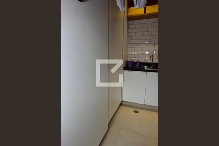 Casa de condomínio à venda com 241m², 4 quartos e 3 vagasÁrea de Serviço