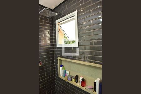 Casa de condomínio à venda com 241m², 4 quartos e 3 vagasBanheiro da Suíte 1