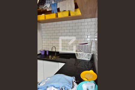 Casa de condomínio à venda com 241m², 4 quartos e 3 vagasÁrea de Serviço