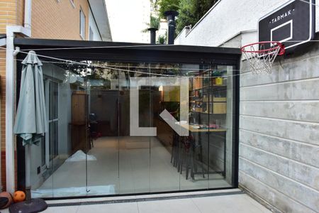 Casa de condomínio à venda com 241m², 4 quartos e 3 vagasQuintal e Espaço Gourmet
