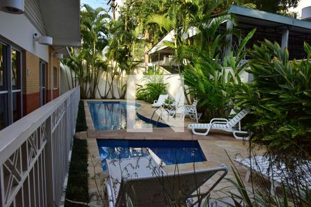 Casa de condomínio à venda com 241m², 4 quartos e 3 vagasPiscina