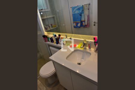 Casa de condomínio à venda com 241m², 4 quartos e 3 vagasBanheiro