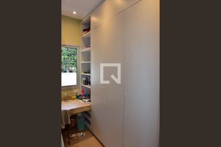 Casa de condomínio à venda com 241m², 4 quartos e 3 vagasQuarto 3