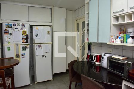 Casa de condomínio à venda com 241m², 4 quartos e 3 vagasCozinha
