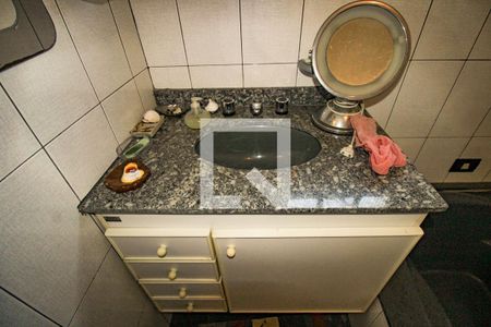 Casa à venda com 600m², 5 quartos e 5 vagasbanheiro da suite 3