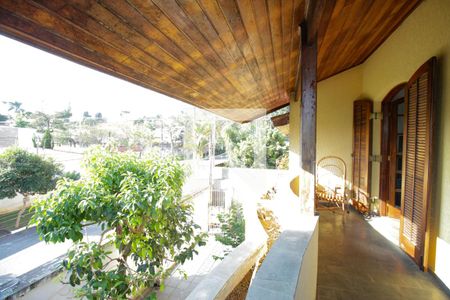 Casa à venda com 600m², 5 quartos e 5 vagasVista