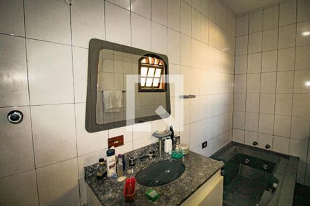 Casa à venda com 600m², 5 quartos e 5 vagasbanheiro da suite 2 