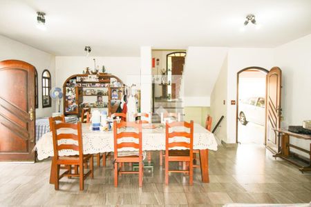 Casa à venda com 600m², 5 quartos e 5 vagasSala de Estar