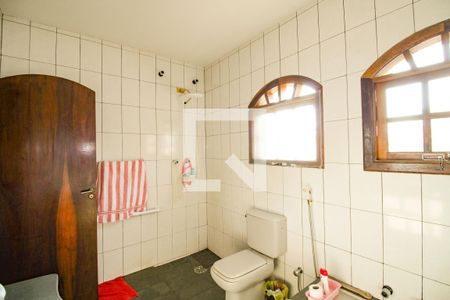 Casa à venda com 600m², 5 quartos e 5 vagasBanheiro da Suíte 1