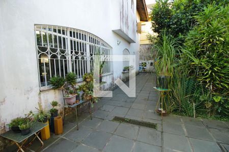 Casa à venda com 600m², 5 quartos e 5 vagasCorredor