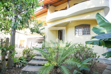 Casa à venda com 600m², 5 quartos e 5 vagasEntrada