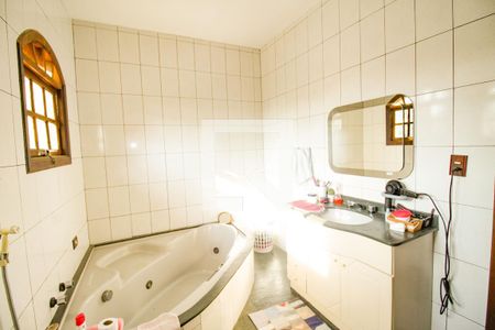 Casa à venda com 600m², 5 quartos e 5 vagasBanheiro da Suíte 1